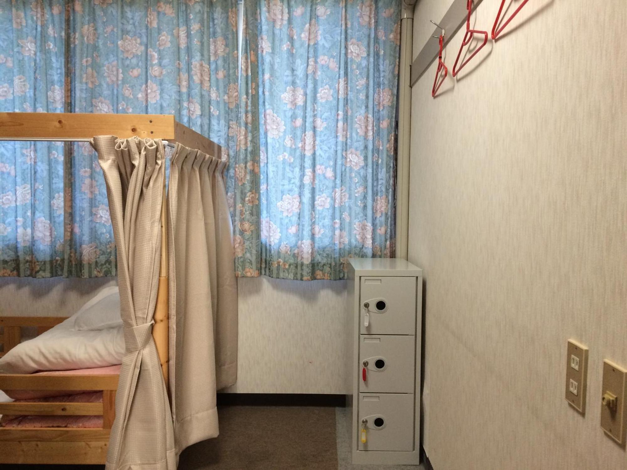 Shodoshima Olive Youth Hostel Номер фото
