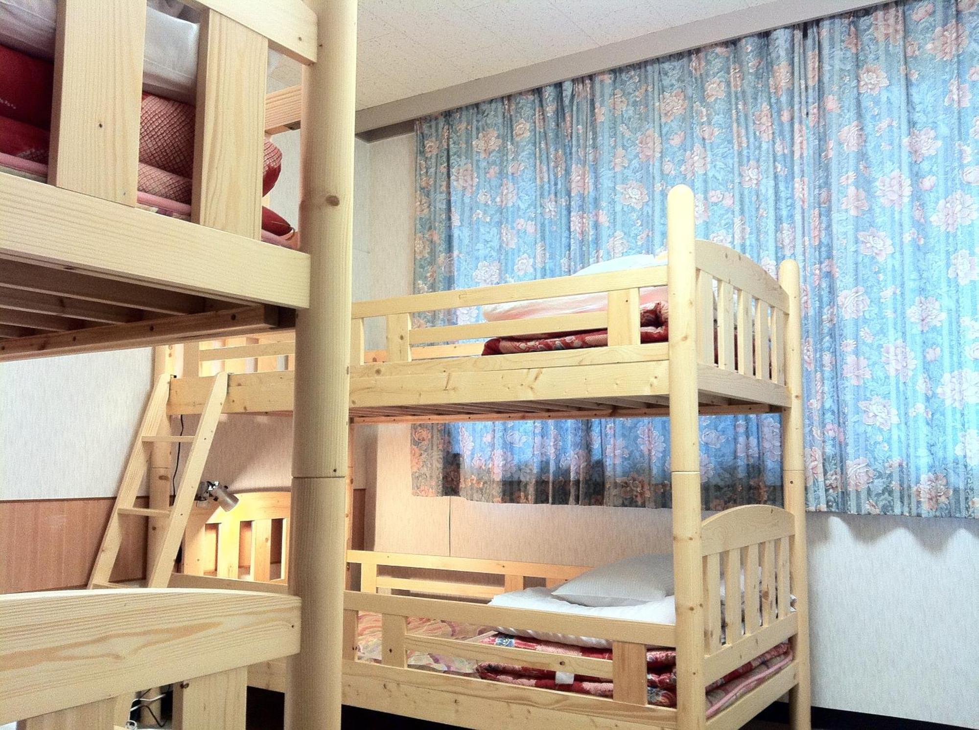 Shodoshima Olive Youth Hostel Номер фото